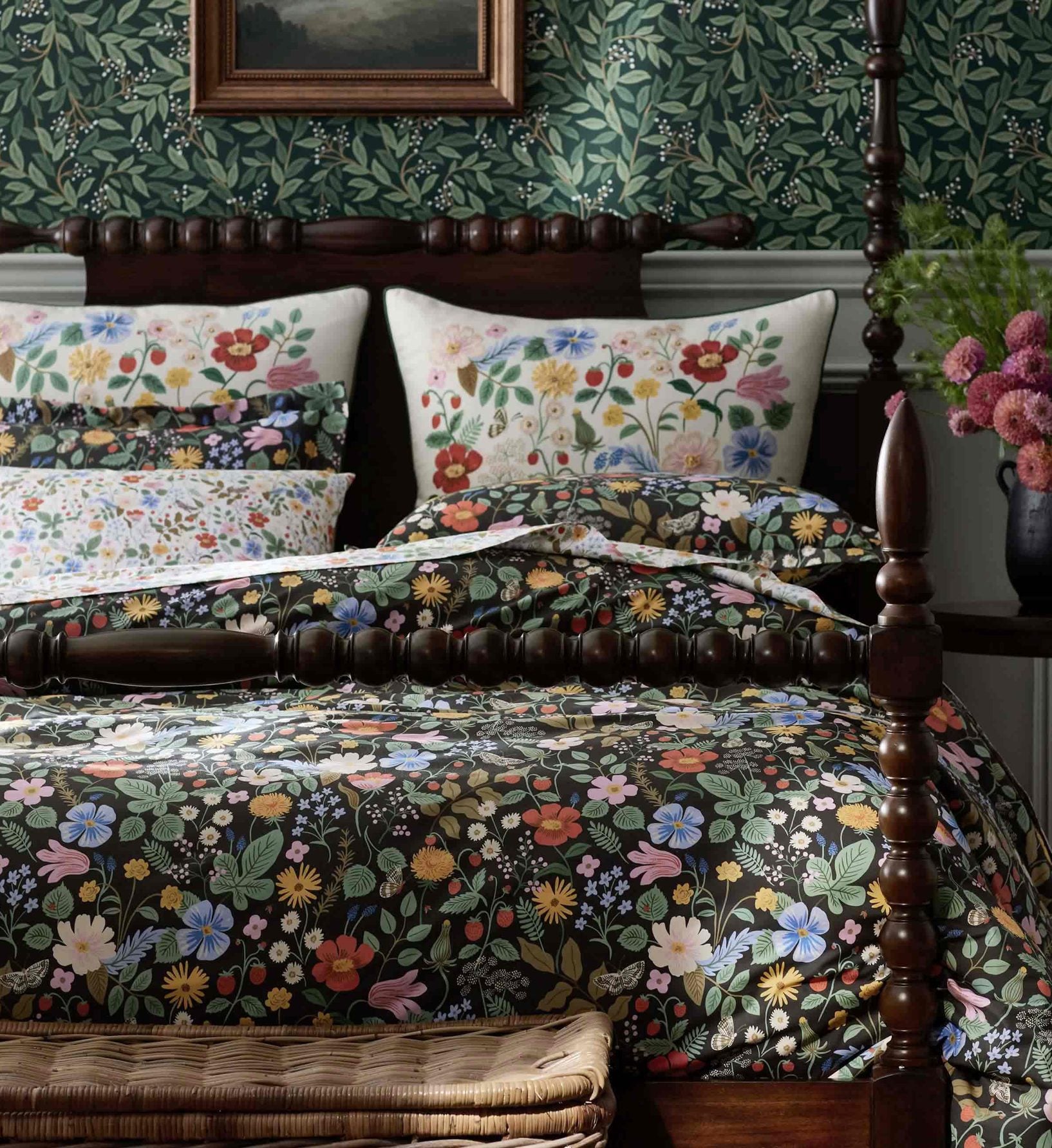 Percale Comforter - Strawberry Fields Black