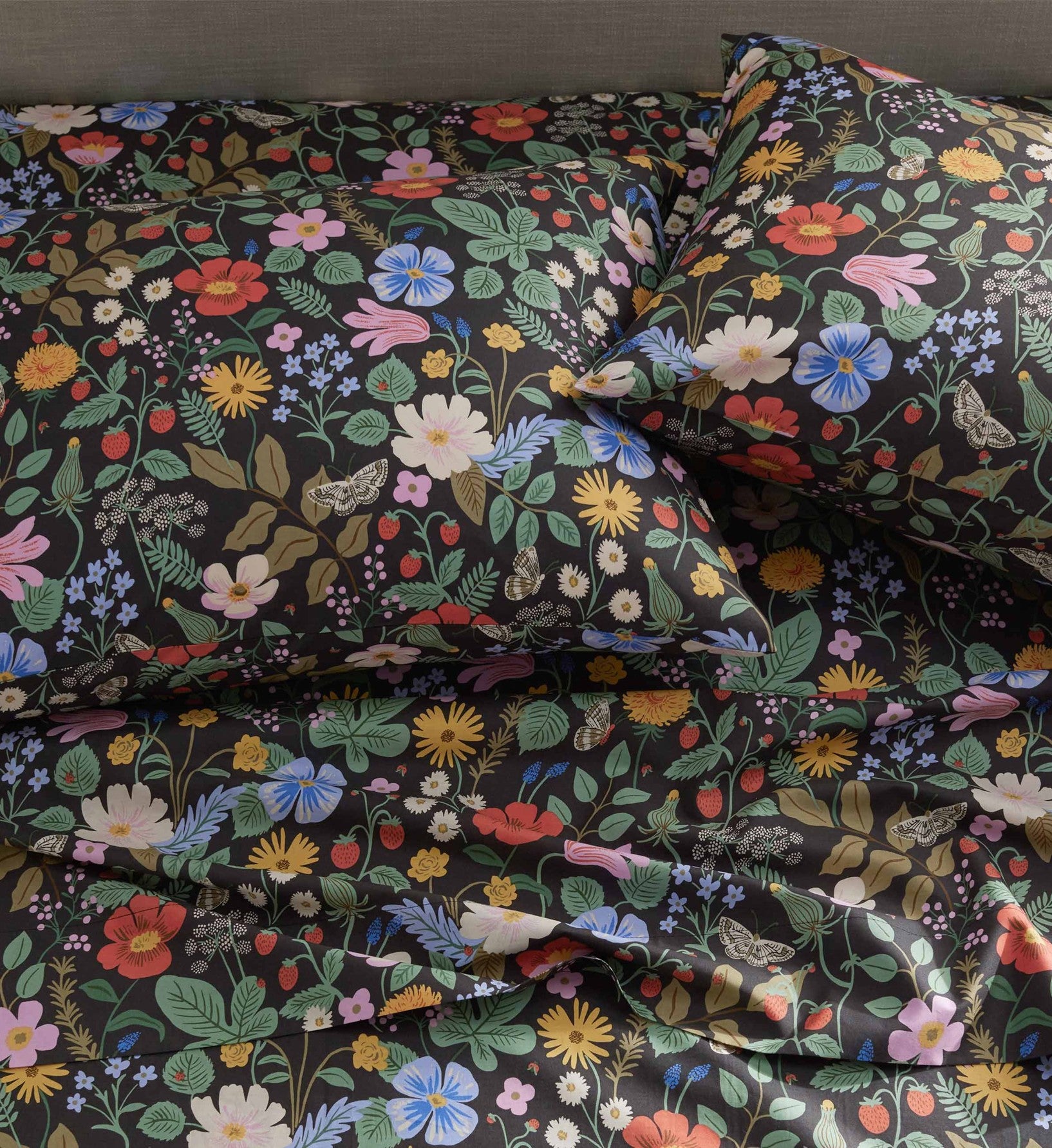 Percale Flat Sheet - Strawberry Fields Black