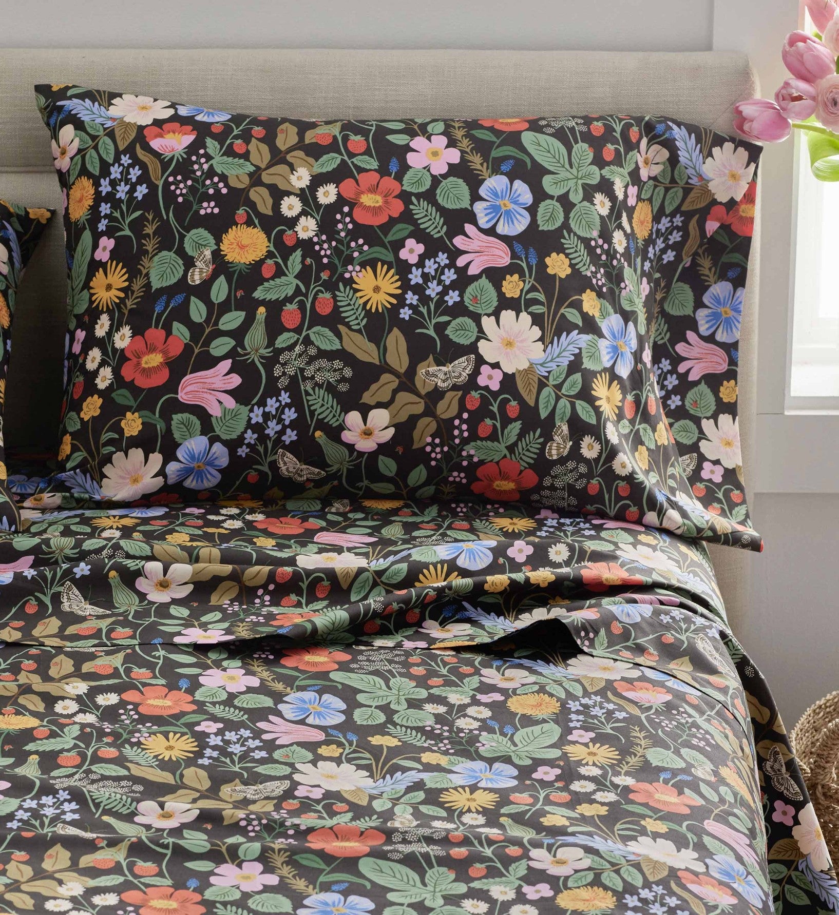 Percale Flat Sheet - Strawberry Fields Black